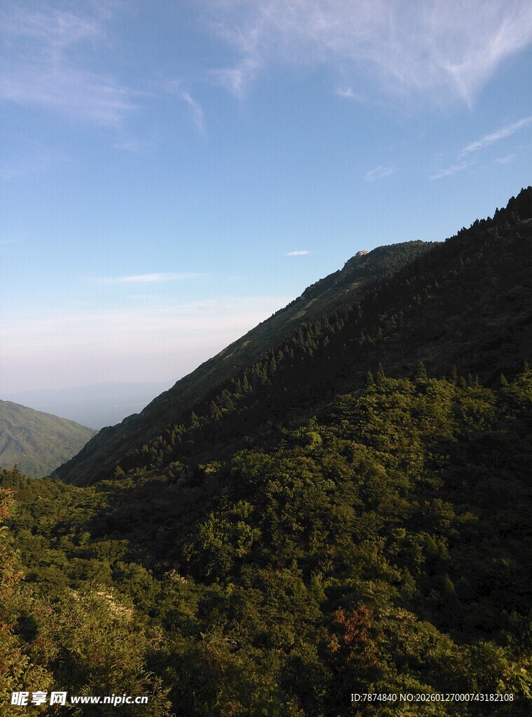 衡山青山翠谷间的秀丽风光
