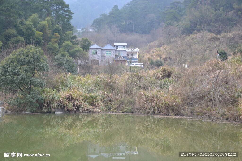 衡山湖畔山村 自然宁静之景