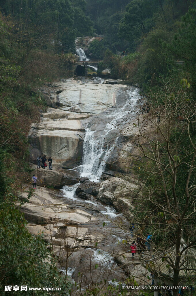 衡山山间溪流瀑布自然美景