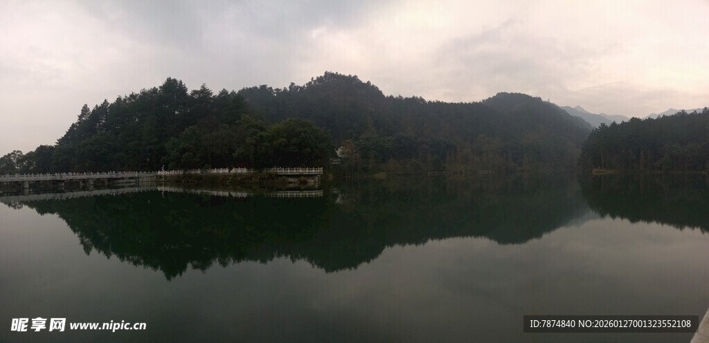 衡山宁静山水湖景倒影画面