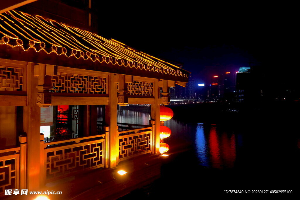 古建夜景 灯火映照水乡美