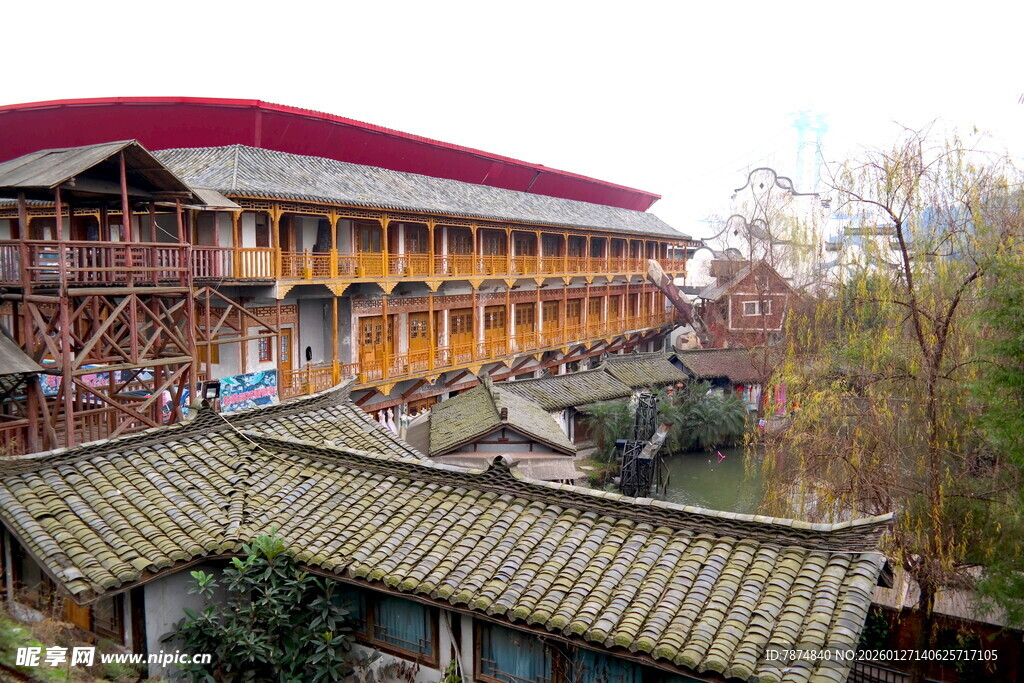 古色古香的传统木质建筑群