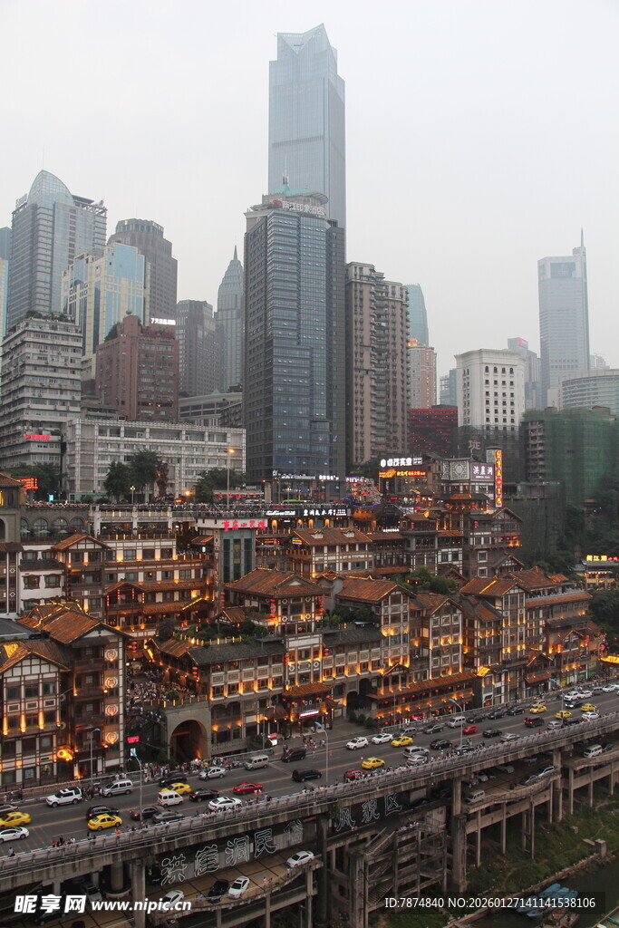 城市天际线与传统建筑景观