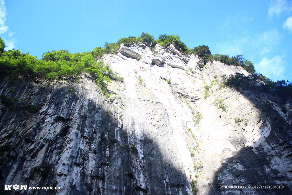 陡峭山峰岩石景观