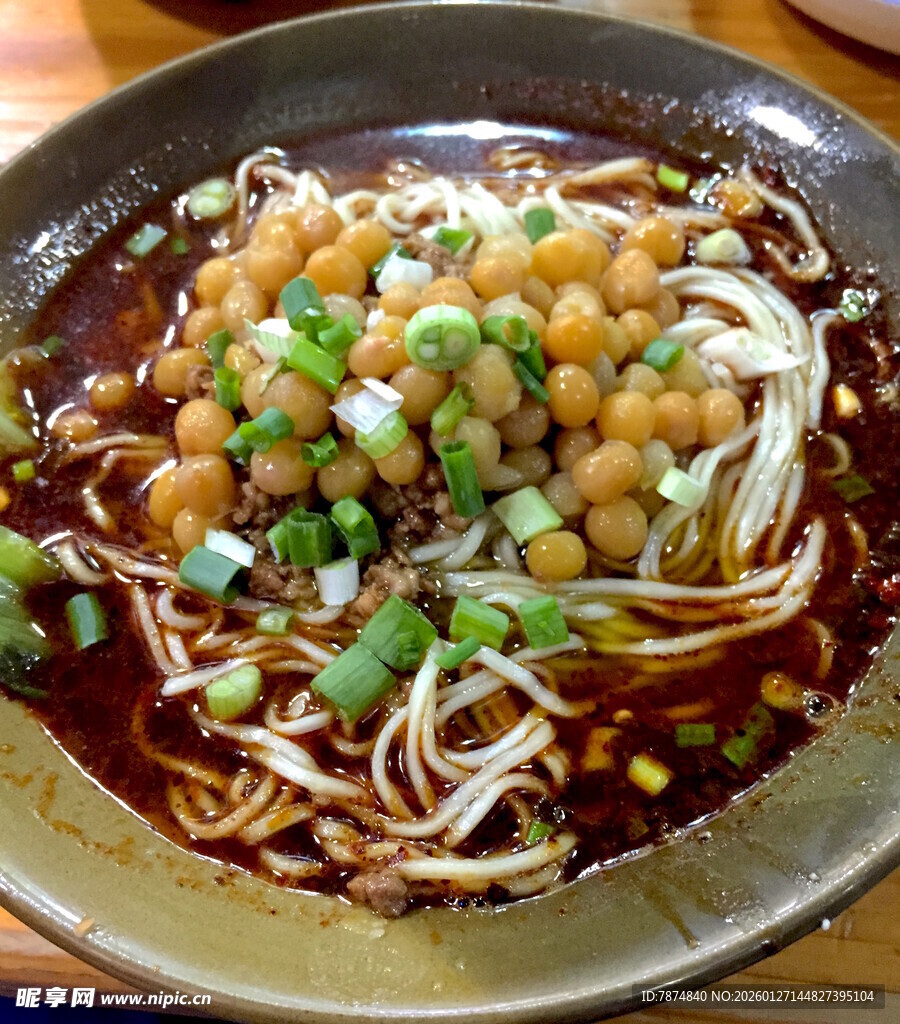 美味红油豌豆面条