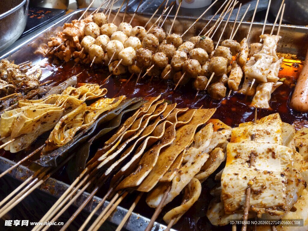 多样美味烤串诱人呈现
