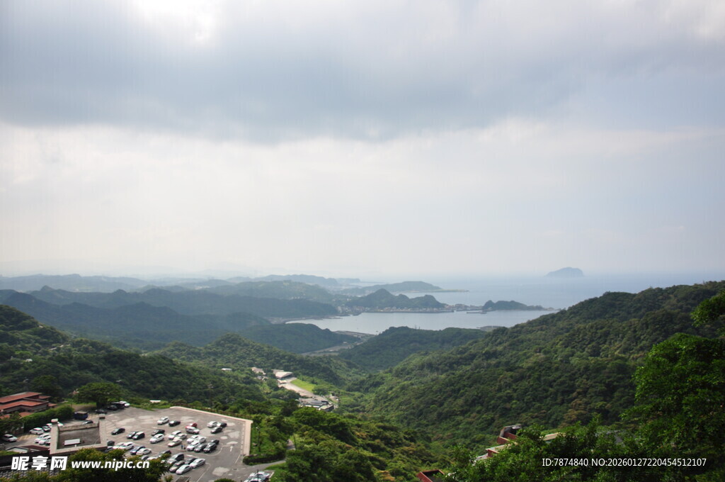 山间美景 云雾缭绕的远方