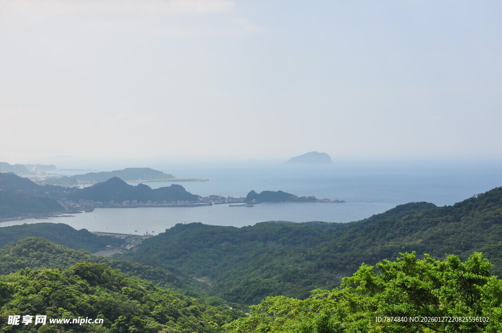 山海相依的美丽自然景观