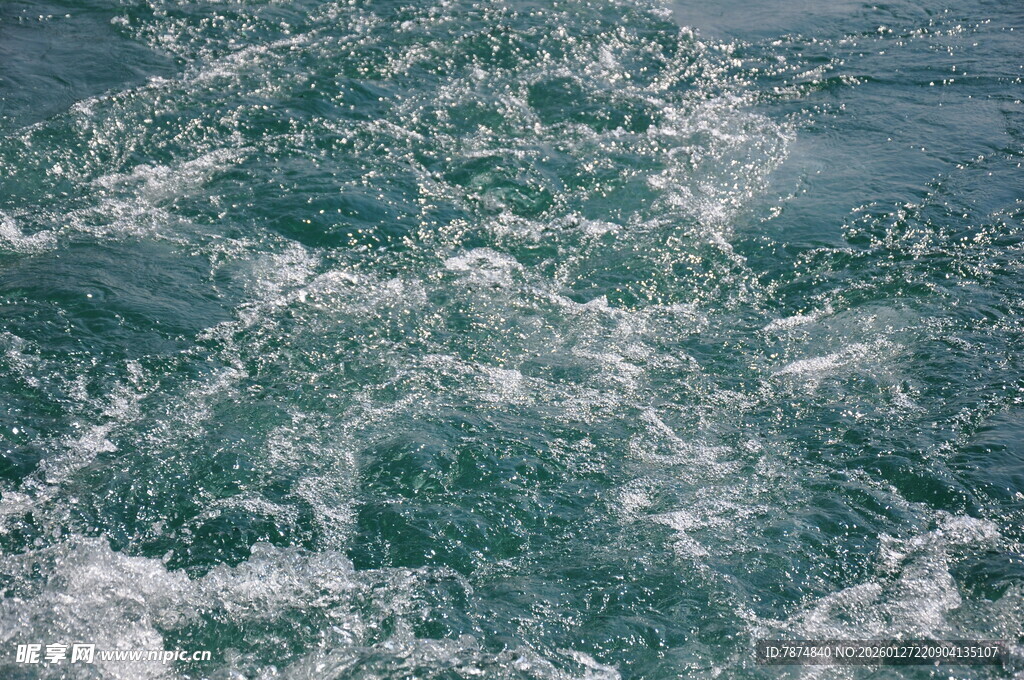 汹涌澎湃的海水