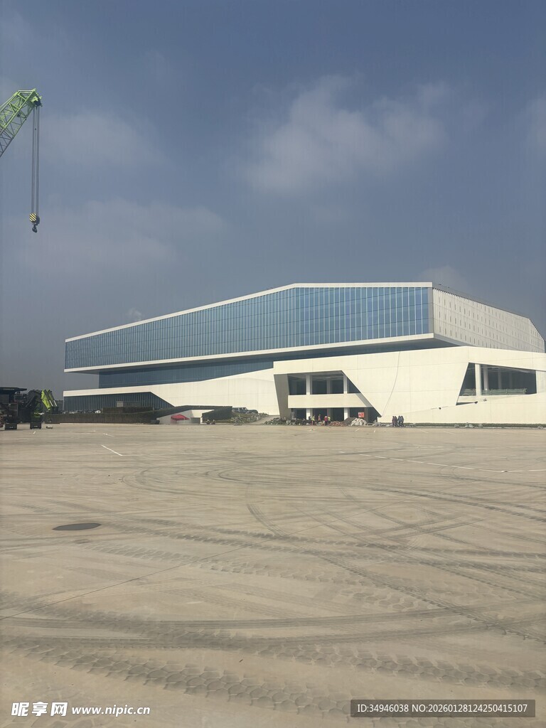 现代风格厂房外观