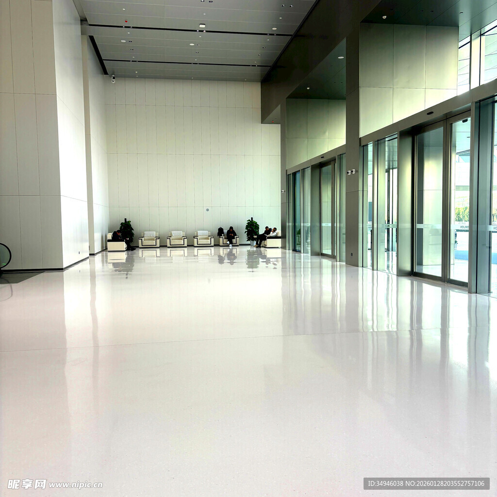 宽敞明亮的现代化室内空间