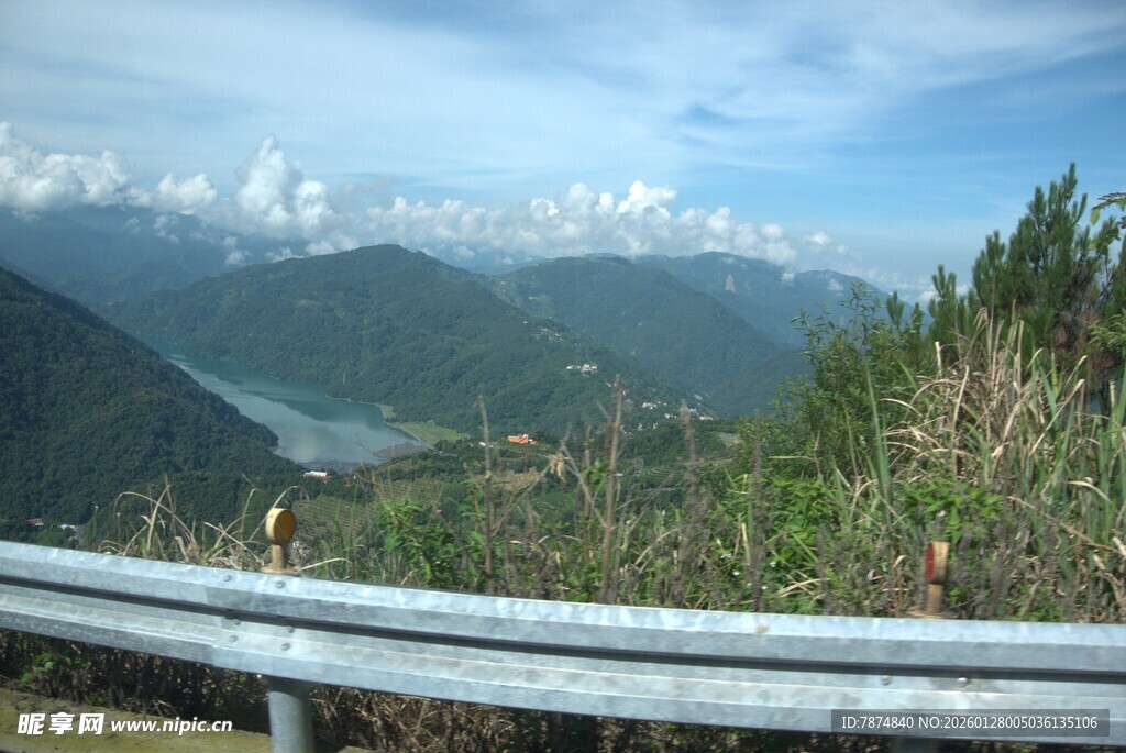 山间公路美景