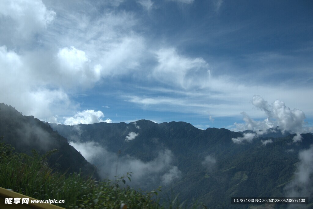 山间云海美景