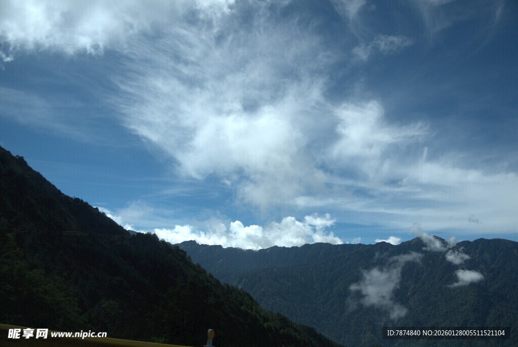 山间云海美景