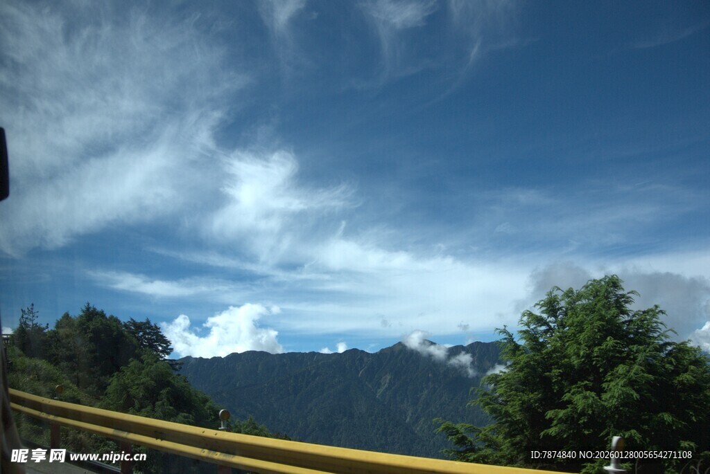 山间公路美景
