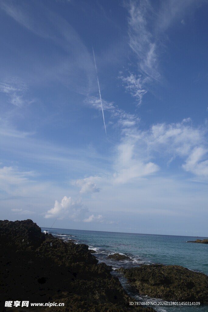 海边蓝天美景