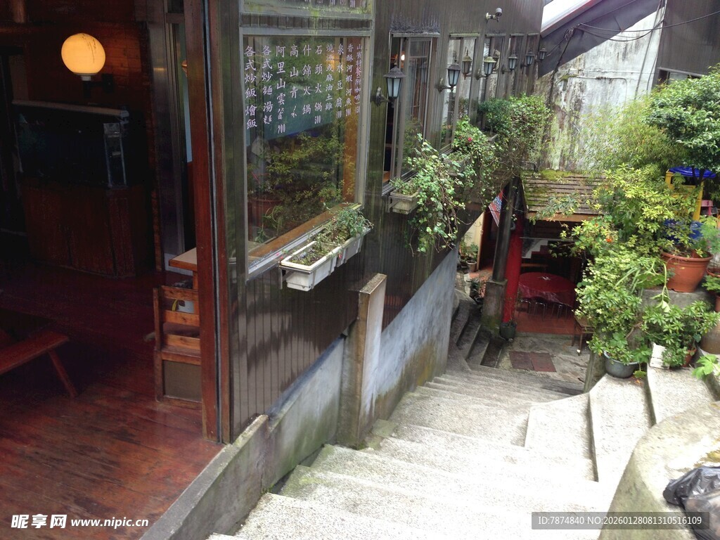 中式庭院小道绿植景观