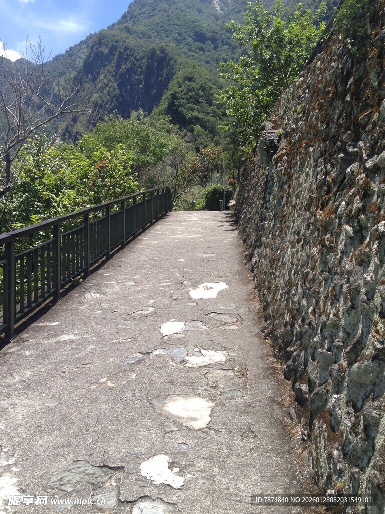山间石板小径 静谧美景