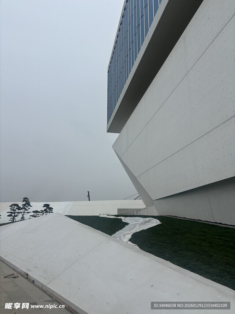 现代建筑外观独特景致