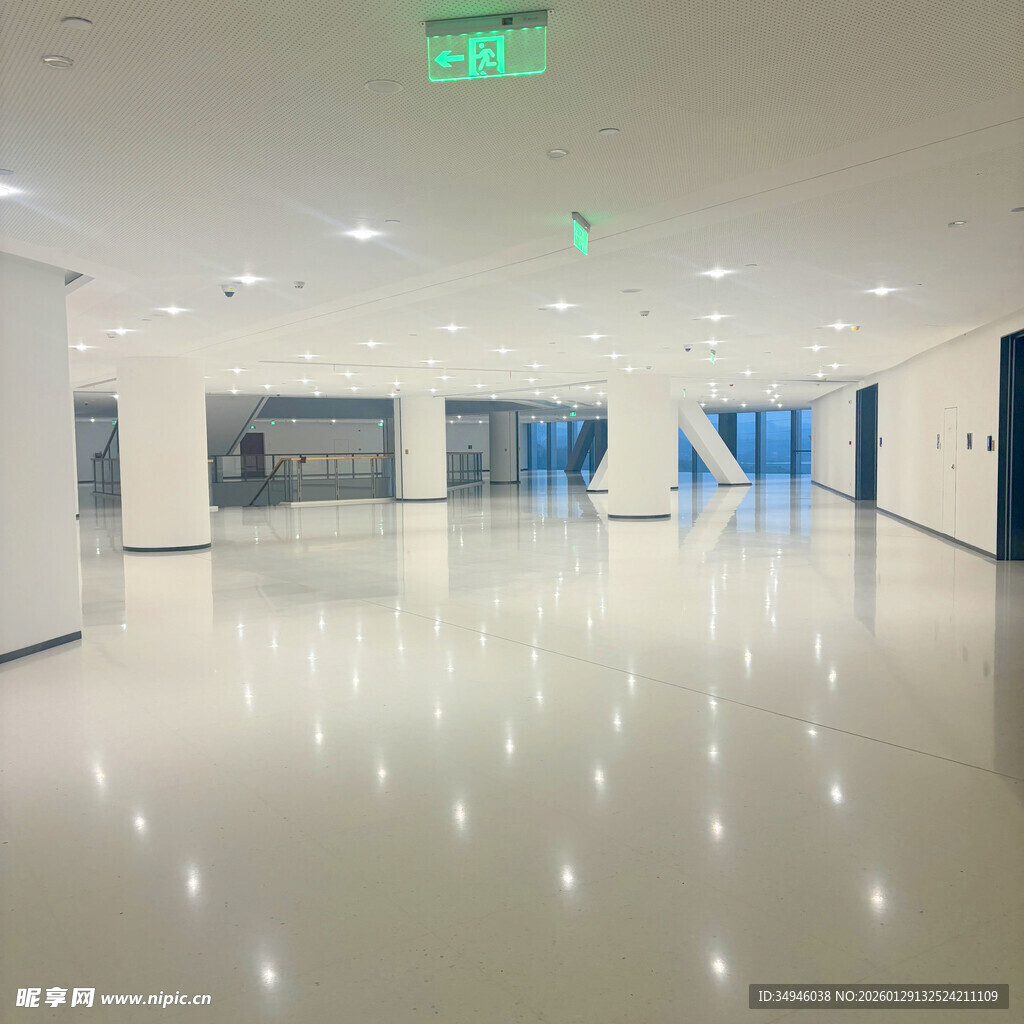 现代宽敞明亮的室内空间