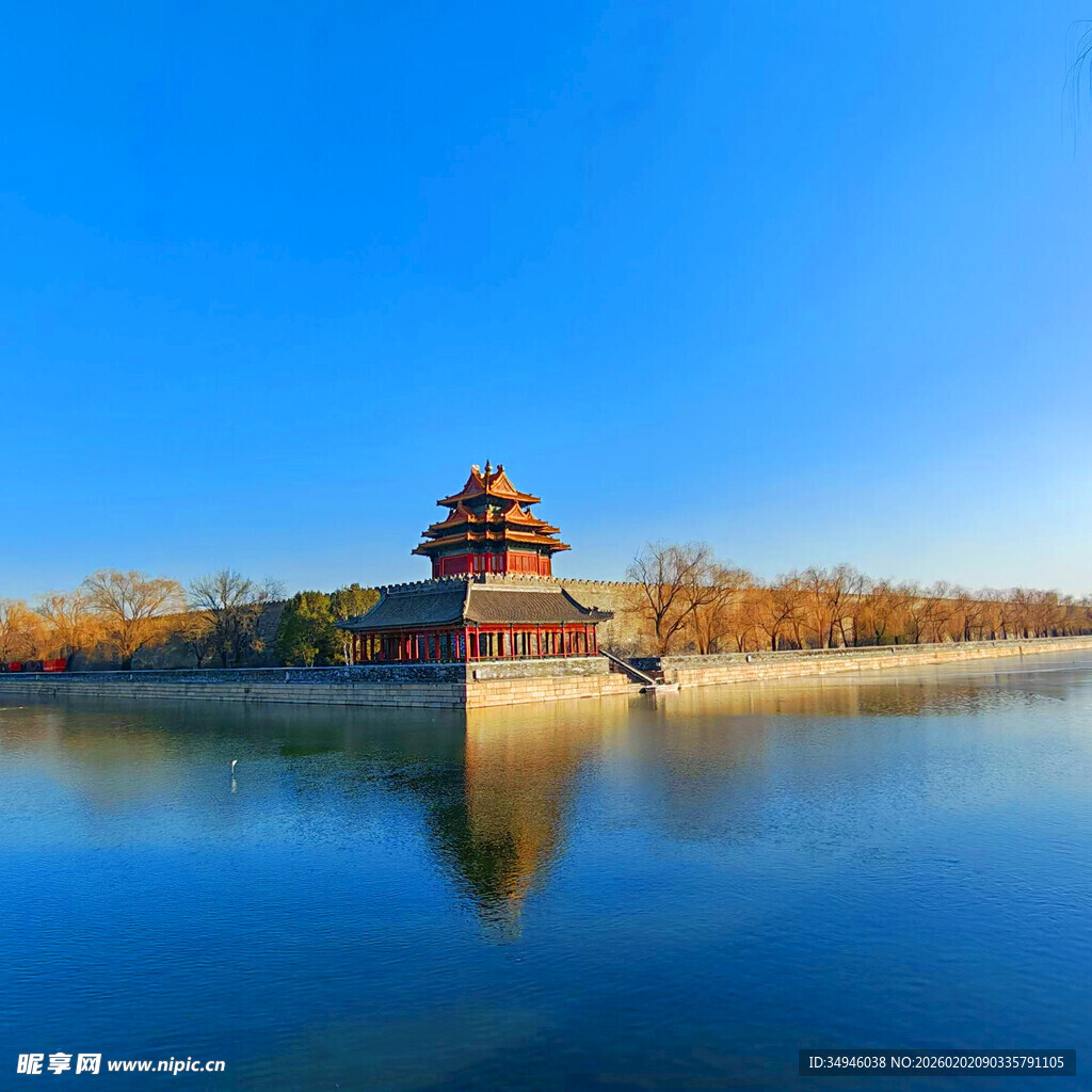 北京角楼湖畔美景