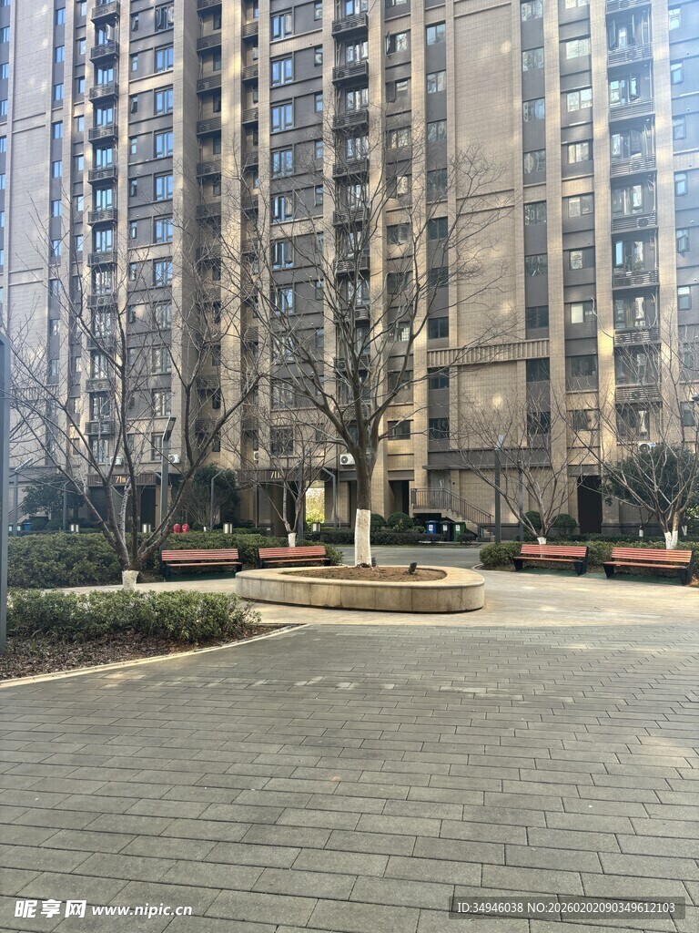 高层住宅区的开阔广场