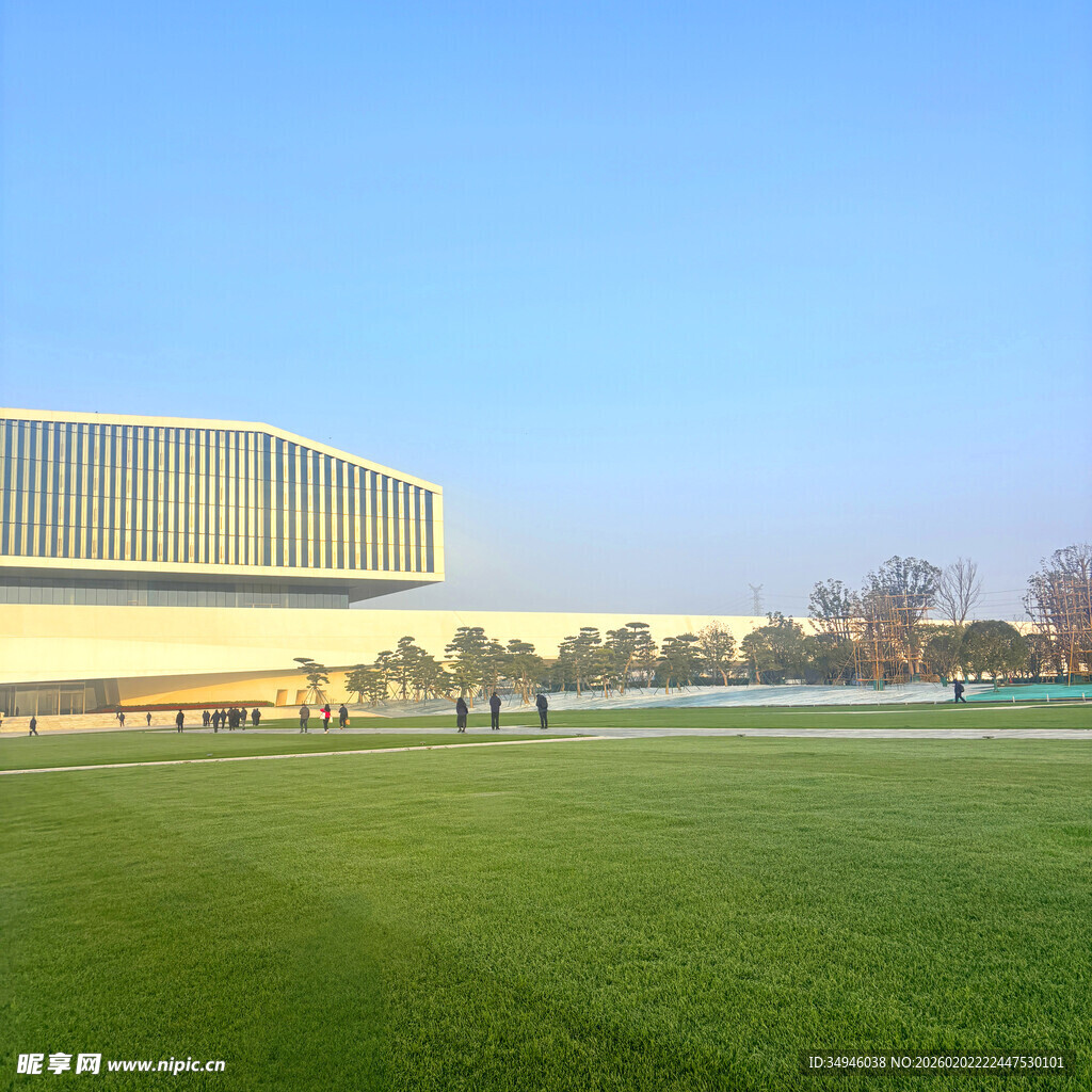 现代体育场与开阔草坪
