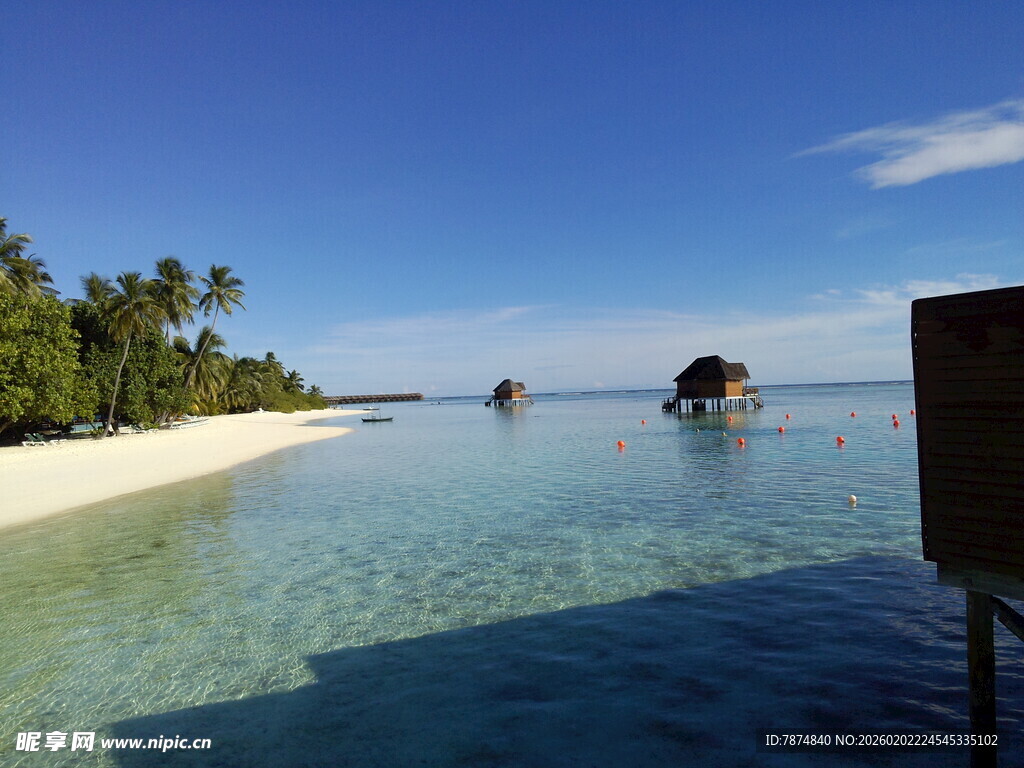 美丽海岛清澈海景风光