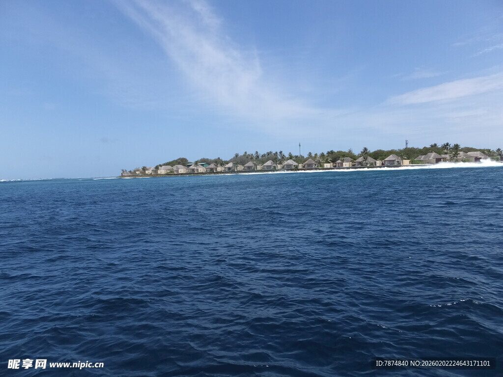 海上远眺岛屿风光