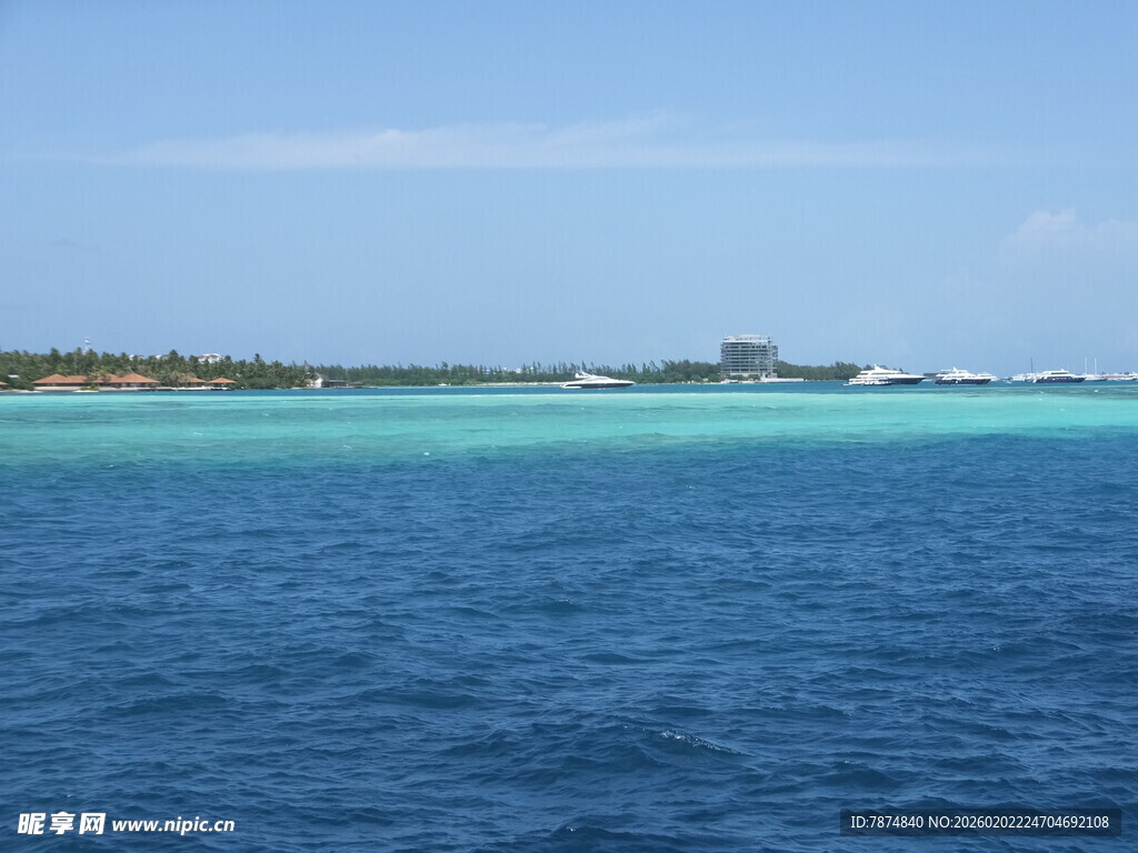 美丽海岛蓝色海洋风光