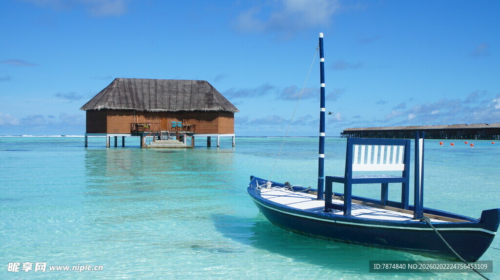 马尔代夫水上小屋与船只