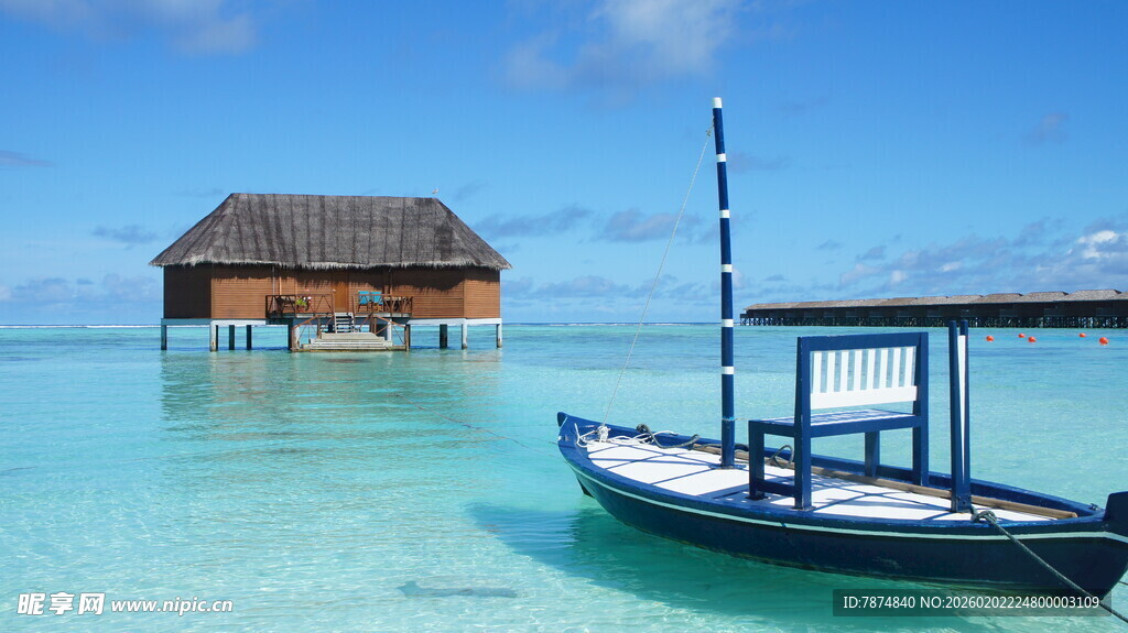 马尔代夫水上小屋与船只
