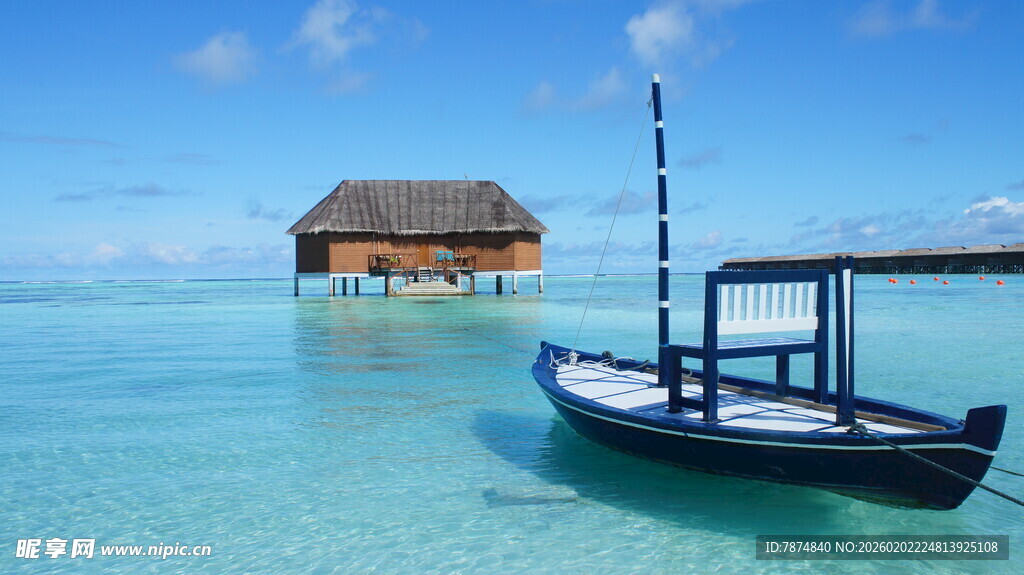 马尔代夫海上小船与水上屋