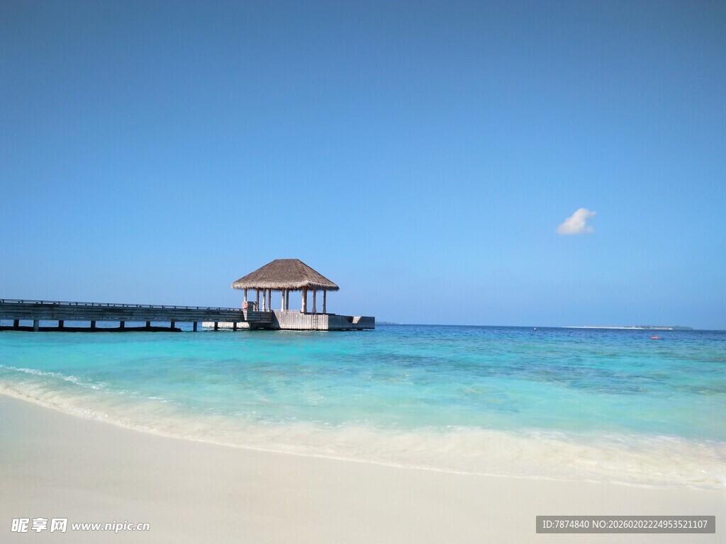 美丽海岛栈桥海景风光