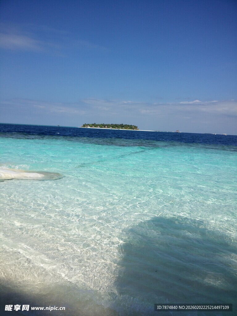 美丽清澈的海边风光