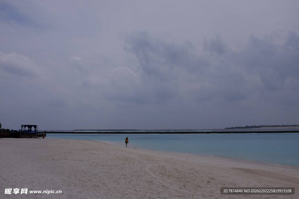 宁静海滩 海天相接之景