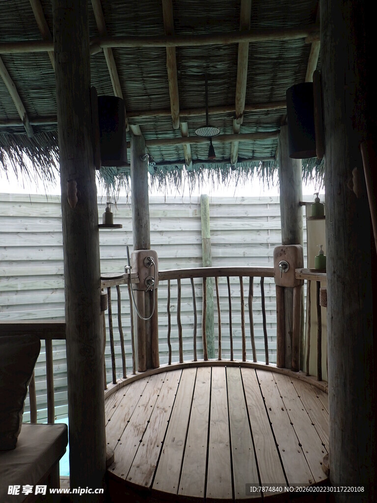 木质露台凉亭内部景观