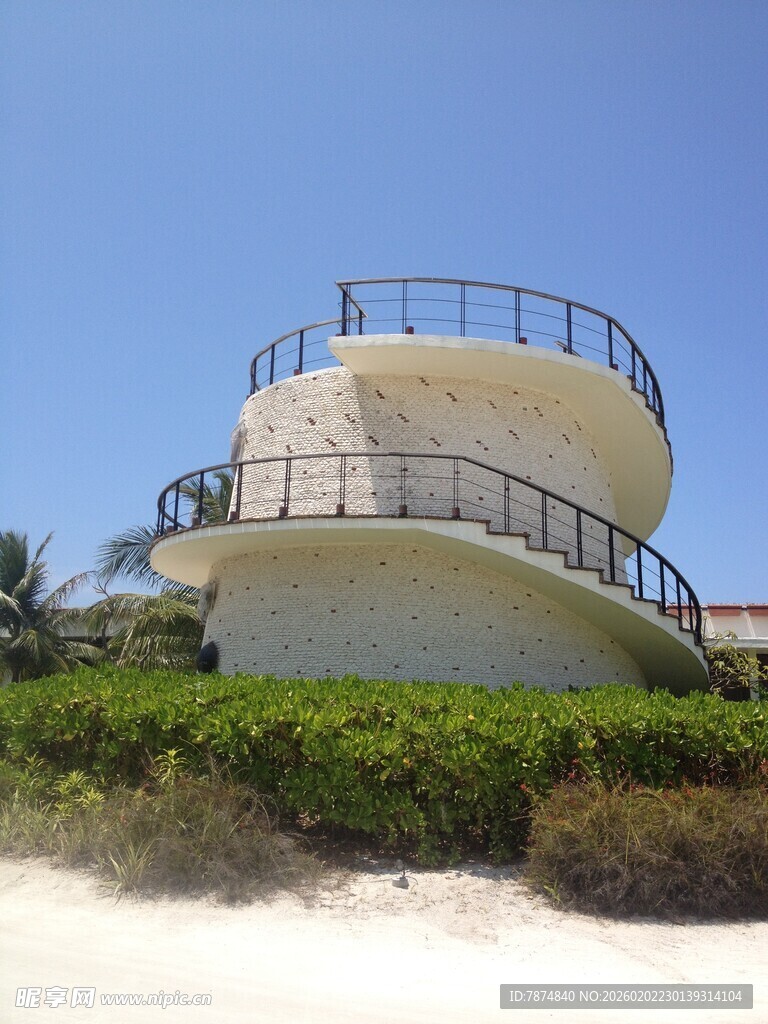 海边独特圆形观景建筑