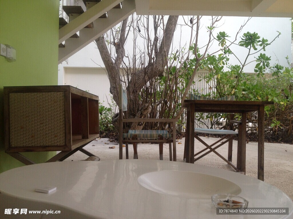 户外庭院休闲桌椅场景