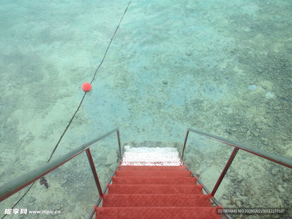 通往海底的红色阶梯
