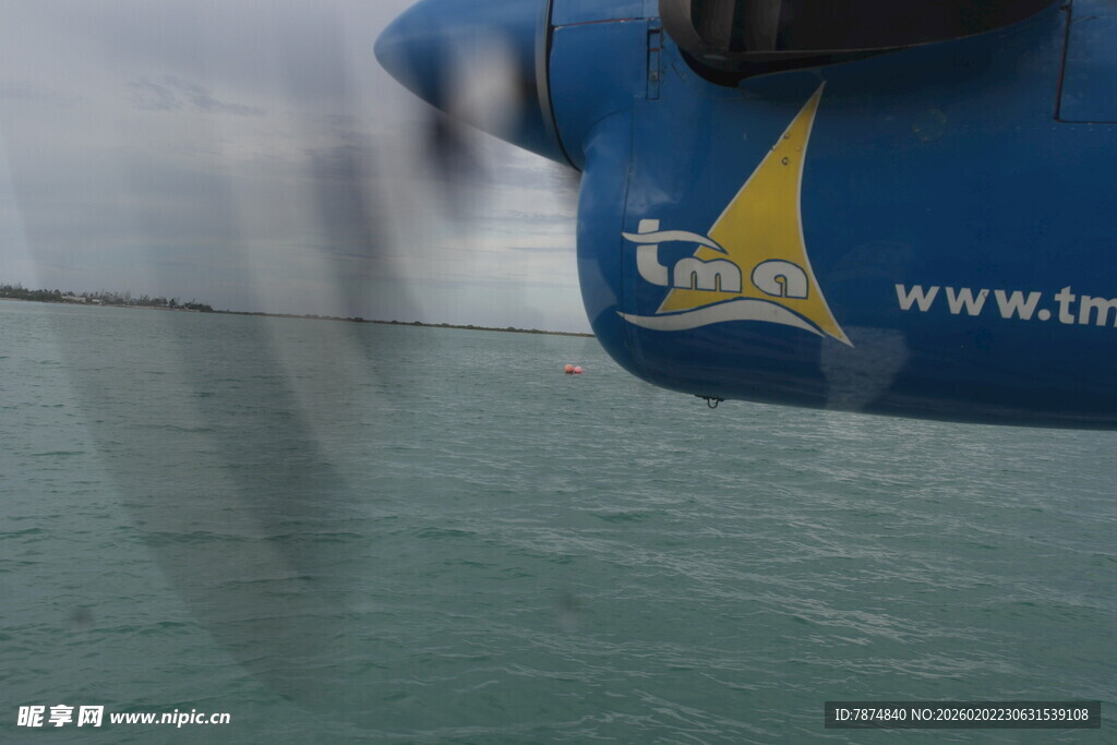 水上飞机掠海飞行