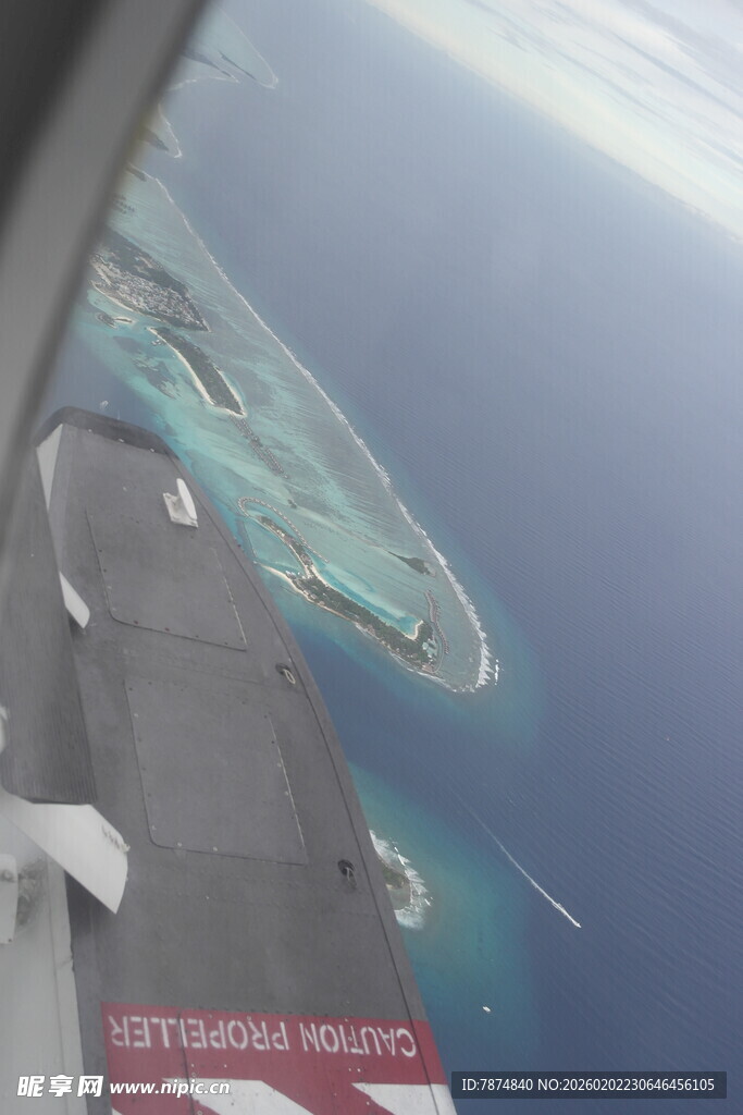 飞机视角下的美丽海岛