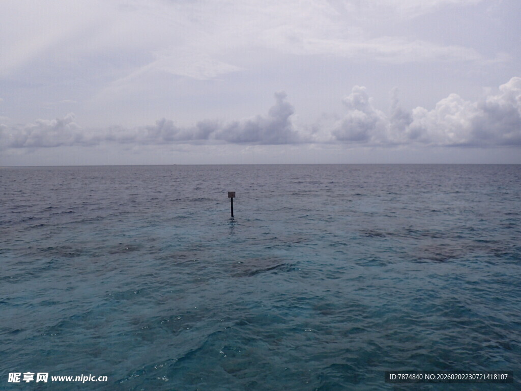 海上孤影 辽阔海洋景致