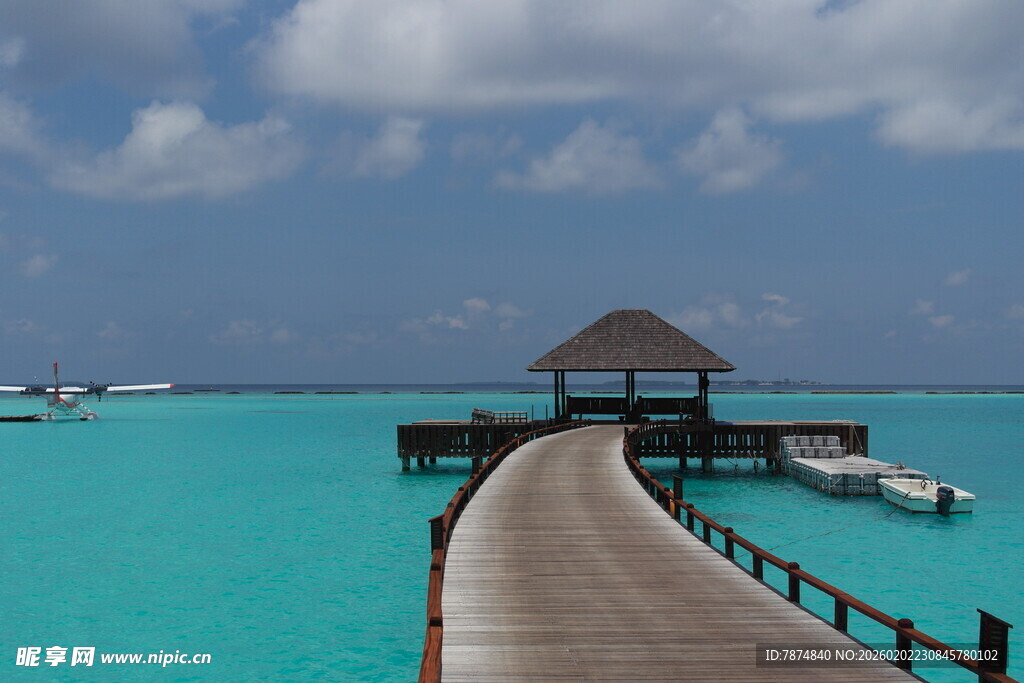 马尔代夫绝美海上栈桥风光