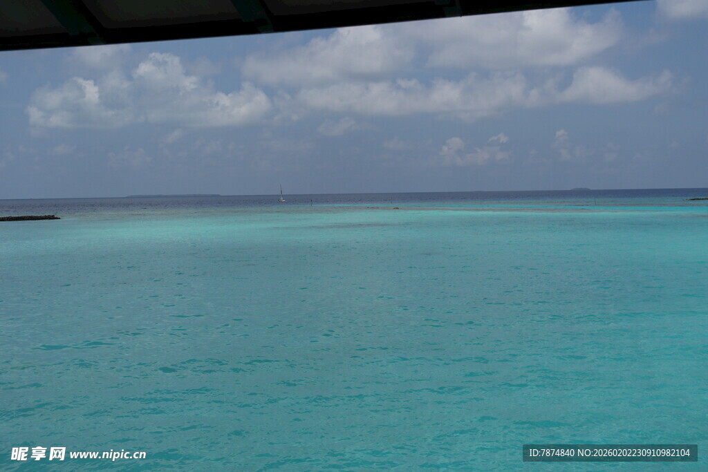 碧海蓝天的美丽海景