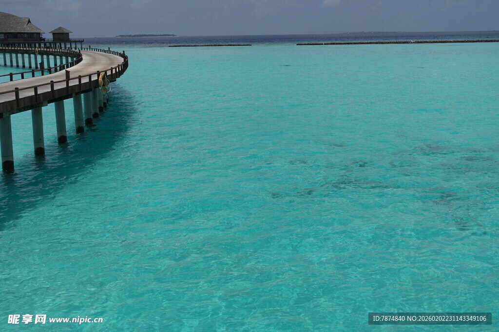 马尔代夫绝美水上栈桥风光