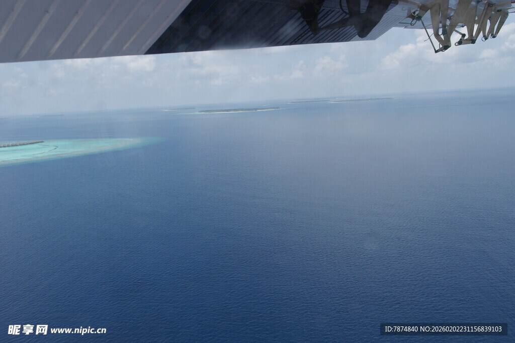 马尔代夫冬日冰面景象