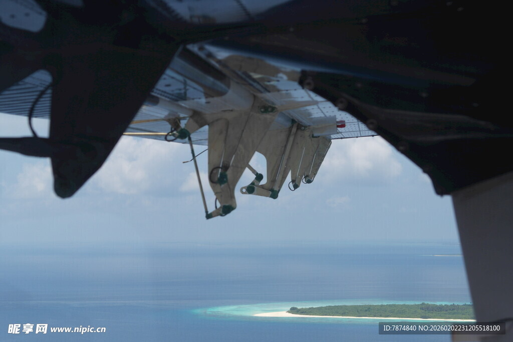 马尔代夫飞机视角下的海岛景观