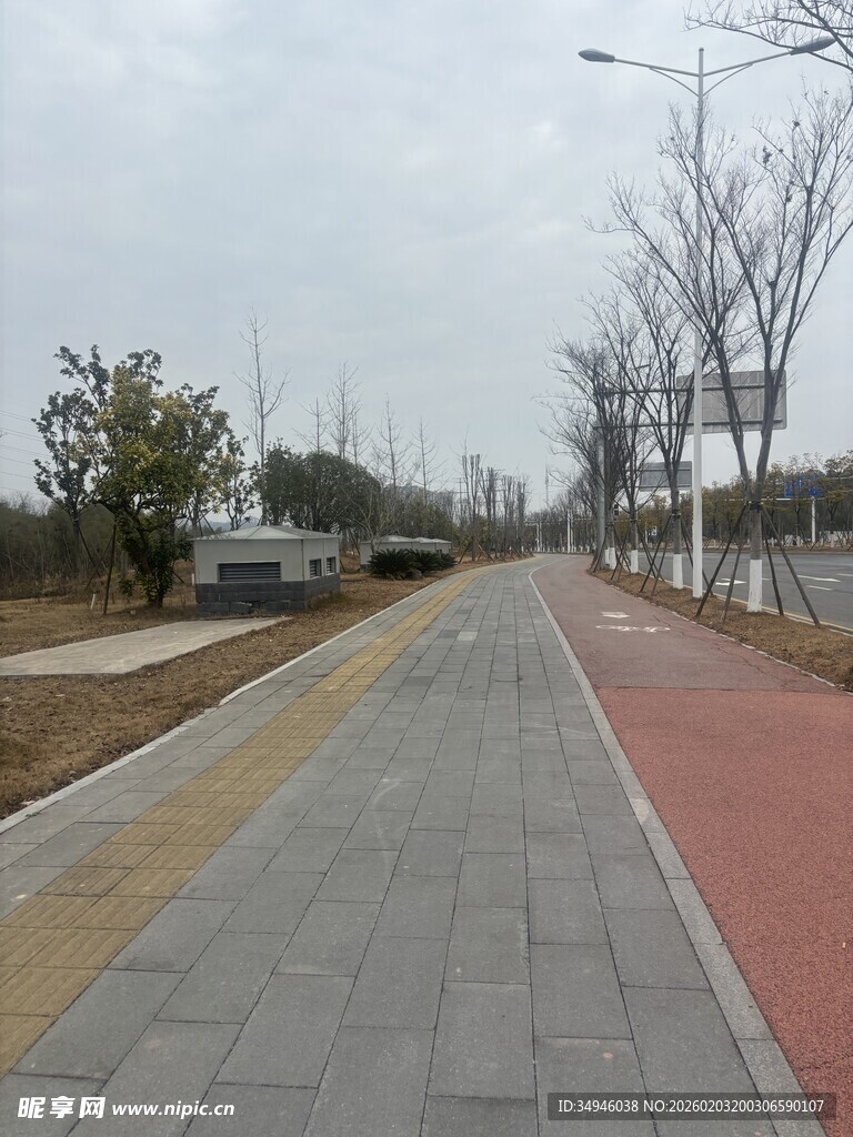 城市空旷道路风景