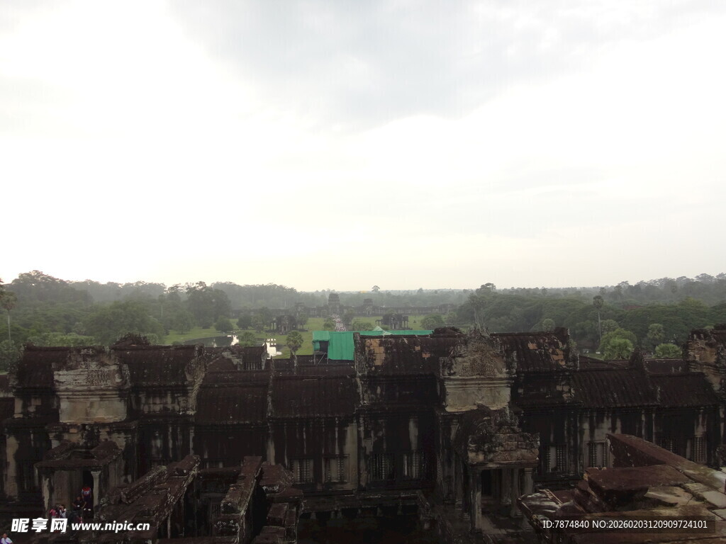 古老废墟展现历史沧桑